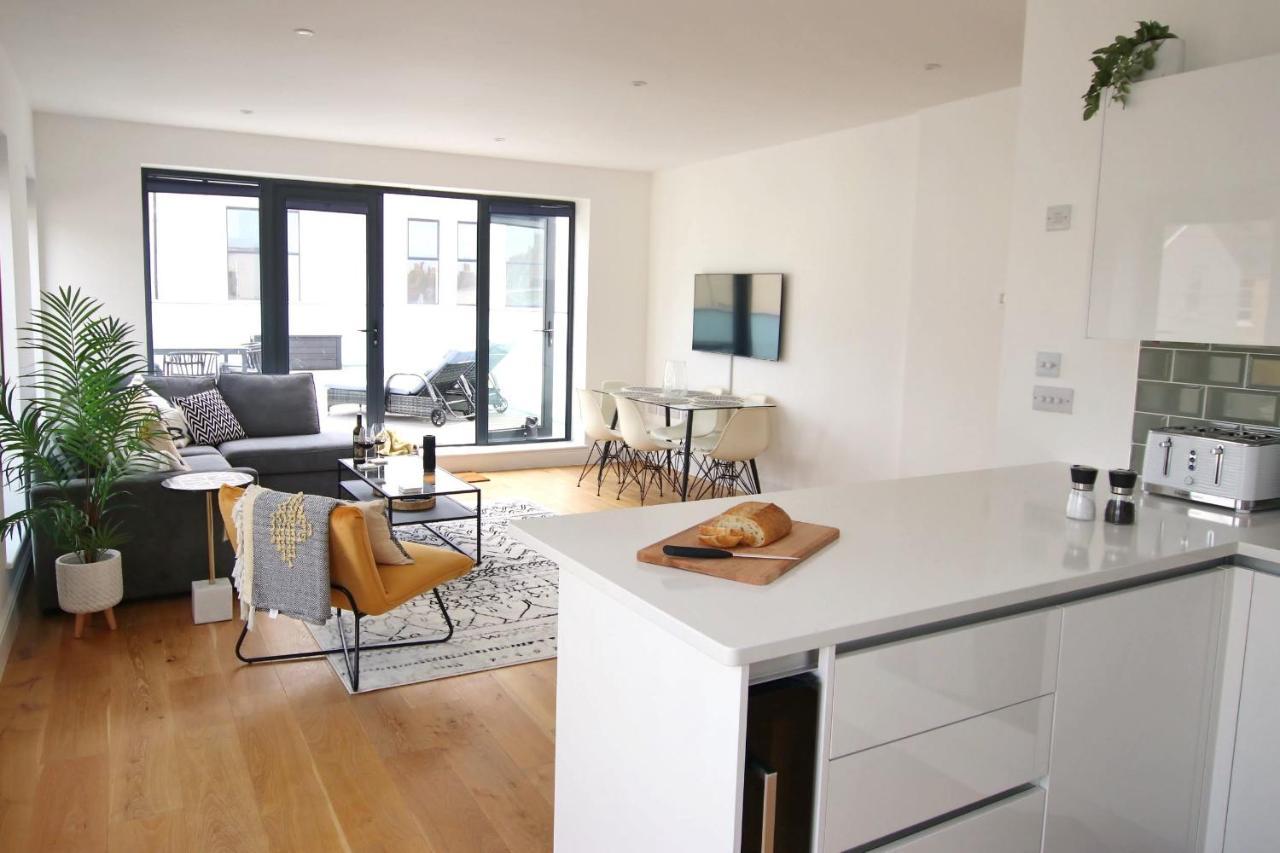 Modern Home For Small Groups By Stones Throw Apartments - Free Parking - Sea View ワージング エクステリア 写真